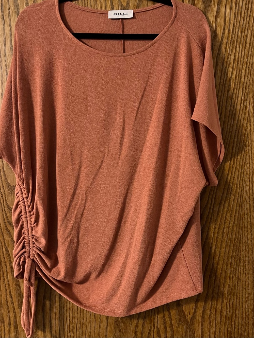 Gilli Terracotta Side-Ruched Short Sleeve Tunic